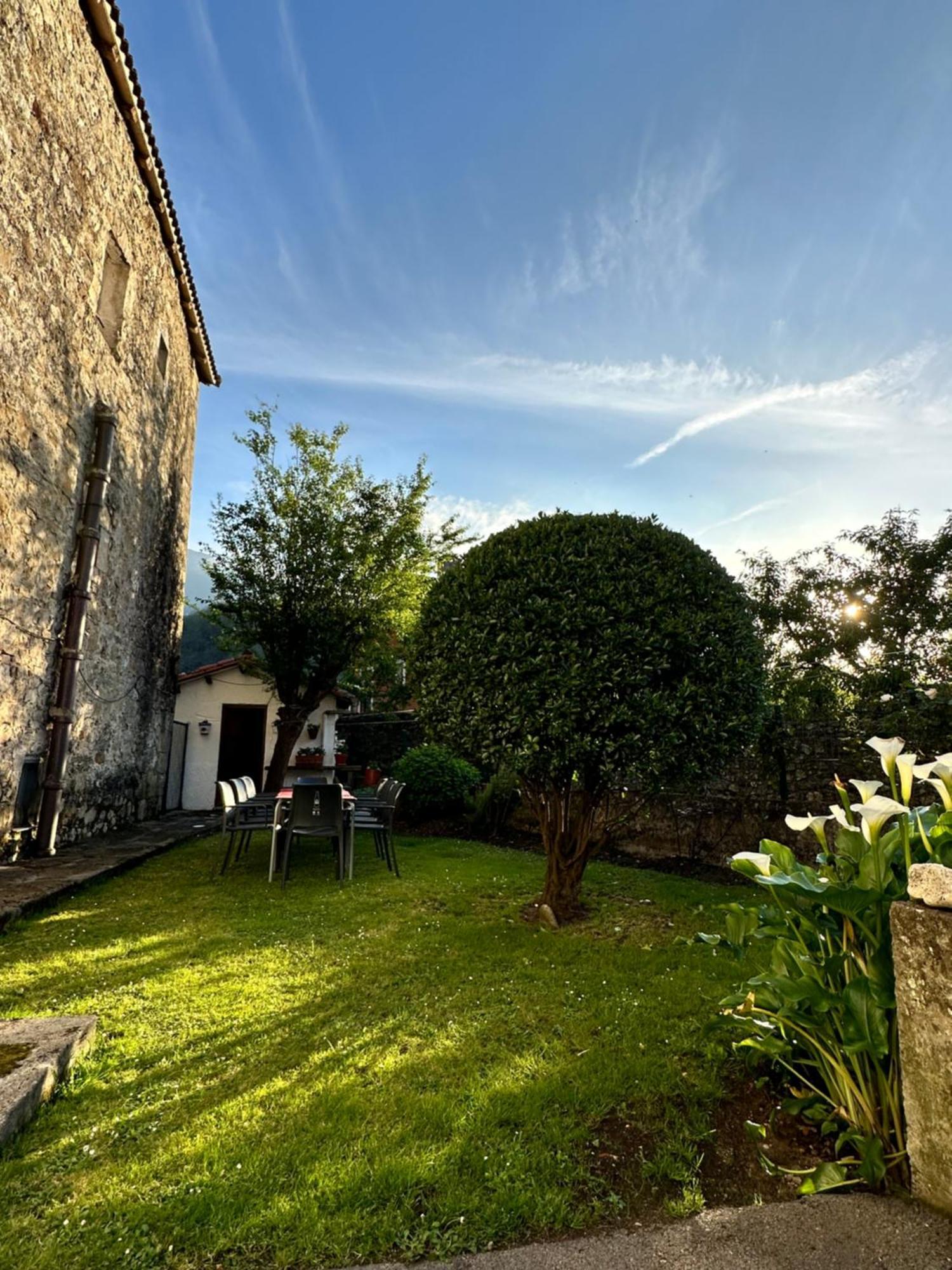 Casa Rural El Torrejon Arenas De Cabrales Exterior photo